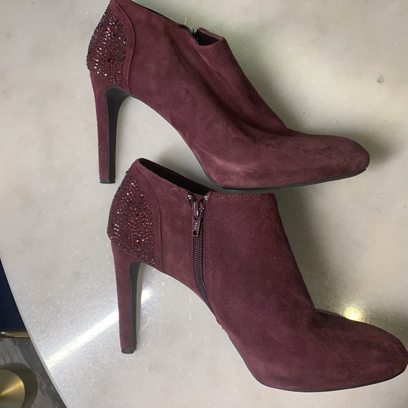 Antonio Melani maroon encrusted heel ankle bootie - Picture 2 of 7